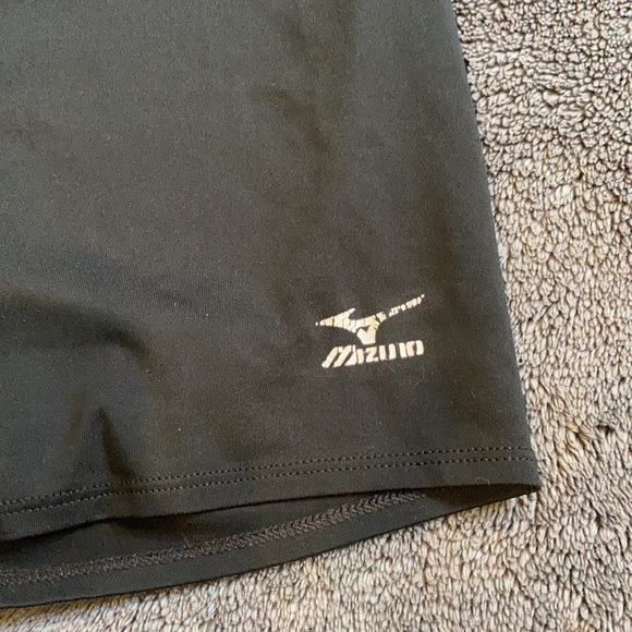 Mizuno Volleyball Shorts - Picture 2 of 3